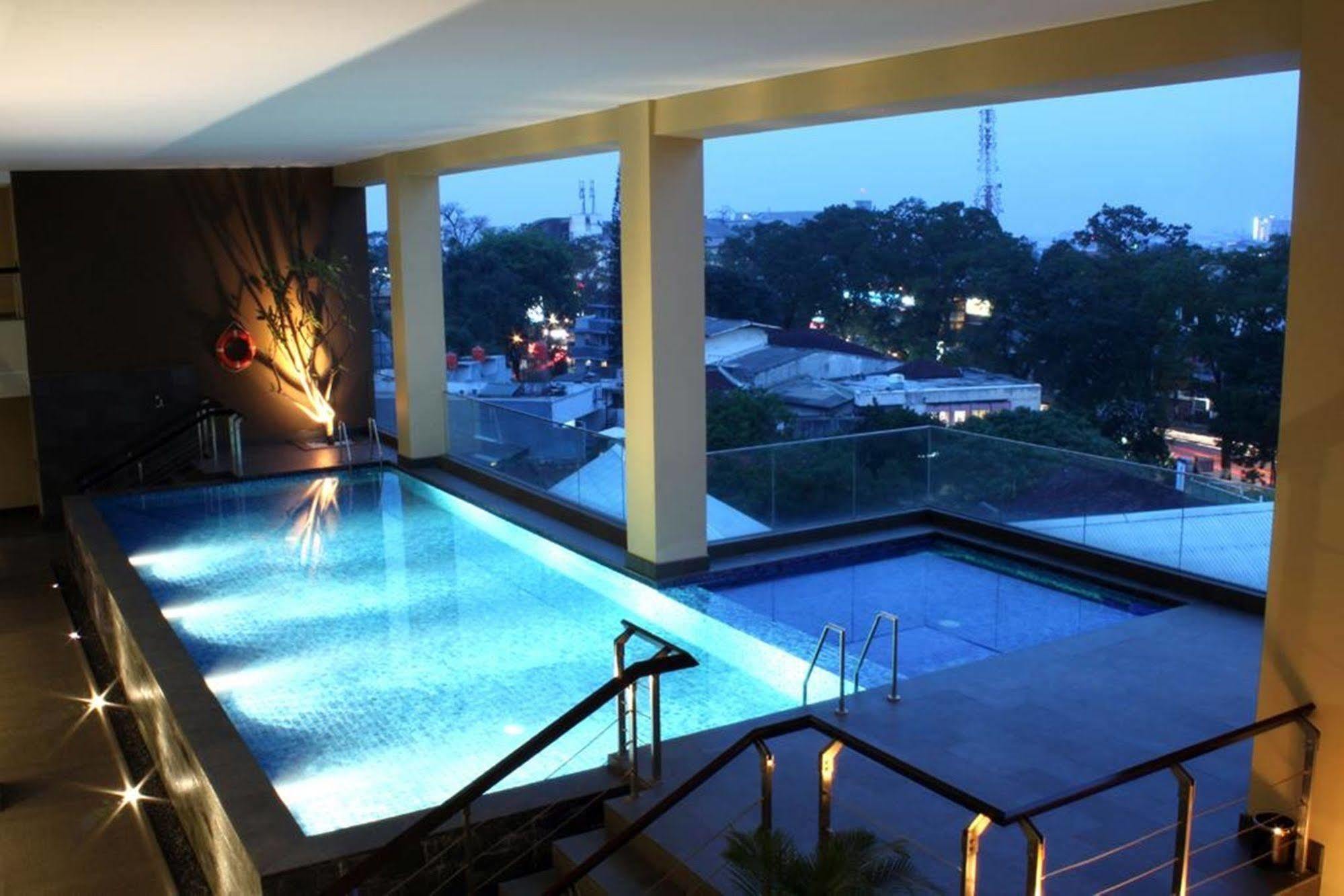 The Luxton 4* Bandung